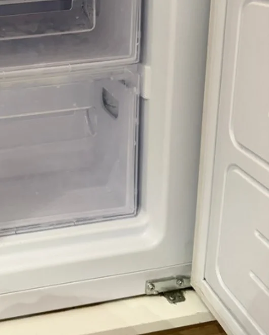 Après nettoyage : réfrigérateur dans un chalet à Valloire